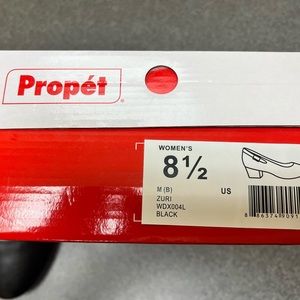 Prophet Zuri Black size 8 1/2 shoes. Brand new